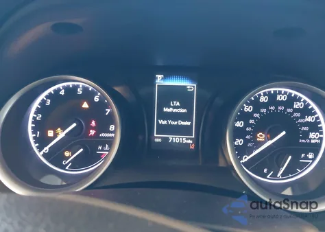 2021 Toyota Camry Le z USA, uszkodzony, nr VIN 4T1C11AK7MU560933